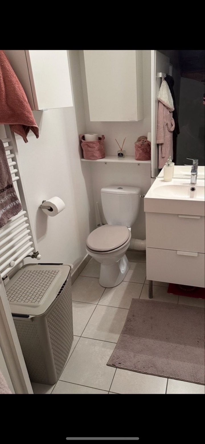Salle de bain complète avec WC meuble vasque et sèche-serviettes - Plombier Île-de-France